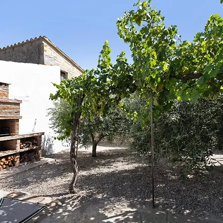 Cal Peret Miquelet Country house *